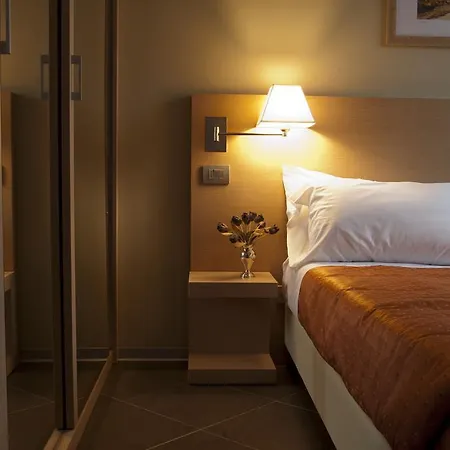 Main Street Hotel 3*