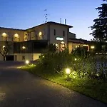 Main Street Hotel