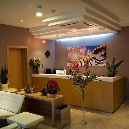 Main Street 3* 세라솔로