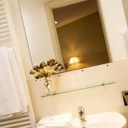 Main Street 호텔 3*