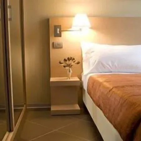 Main Street 호텔 3*