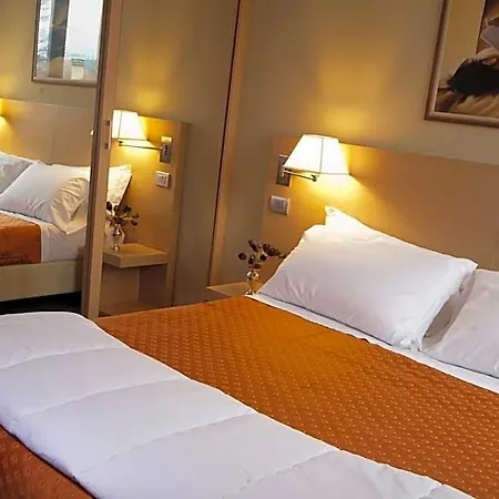 Main Street Hotel 3*